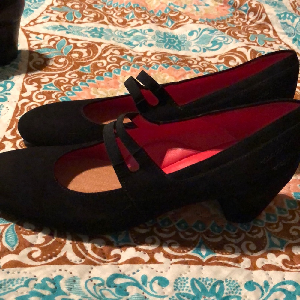 PAS DE ROUGE SHOES